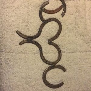 Horseshoe I love you sign